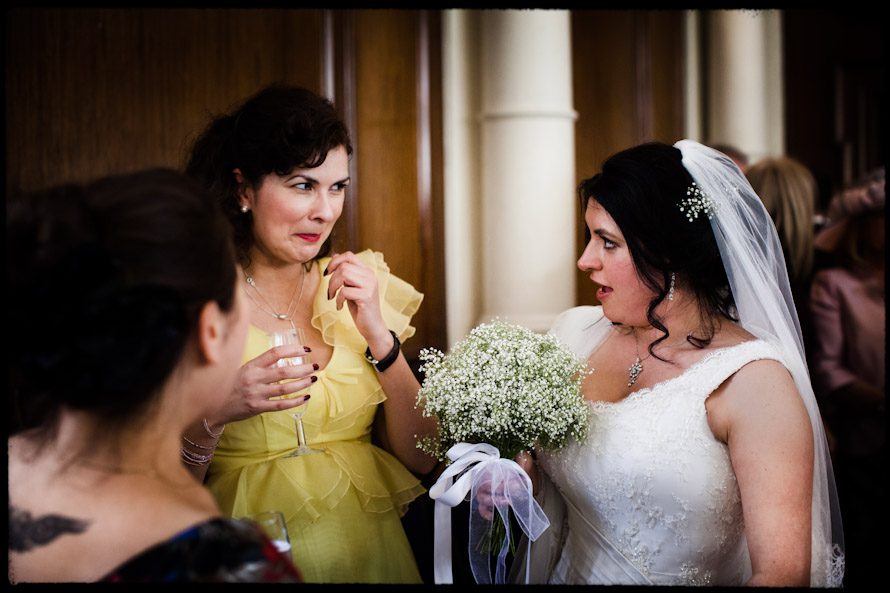 Reportage Wedding Photography Old Finsbury Town Hall